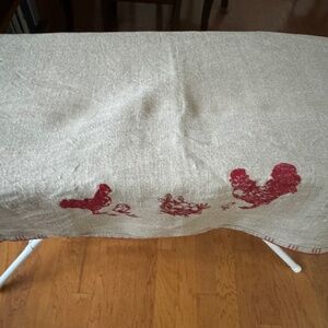 linen table cloth with napkins